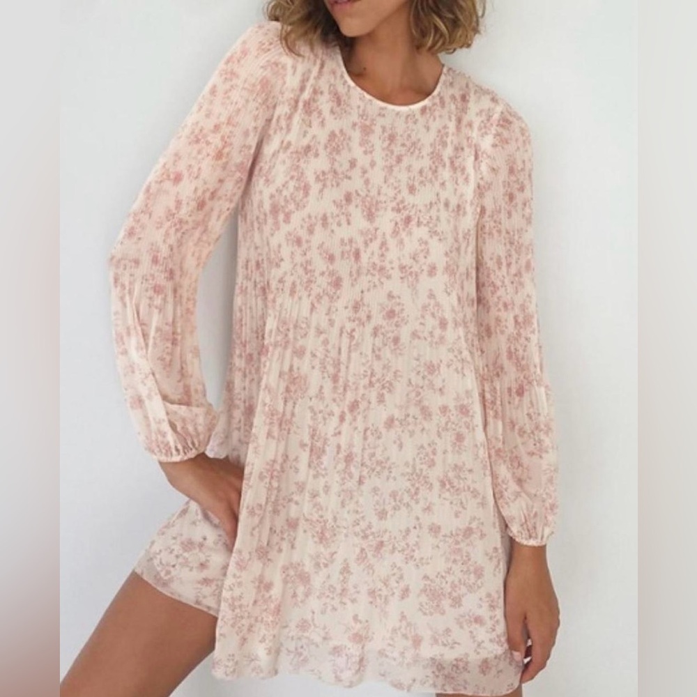 Aritzia Wilfred Daydreamer Mini Dress Floral Pleated Long Sleeve Size M